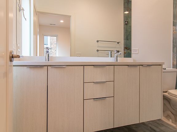 5th image of 6537 S Rhodes Ave