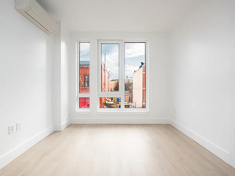 649 Hart St #2L — Photo 9