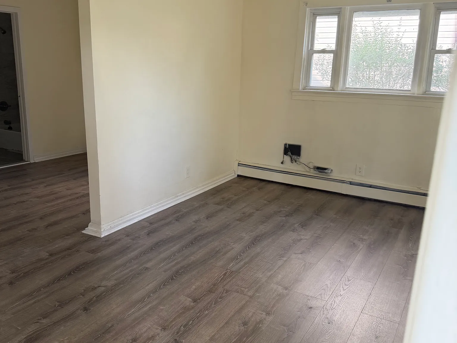 3 bed, 1100 sqft, $2,285 — Photo 4