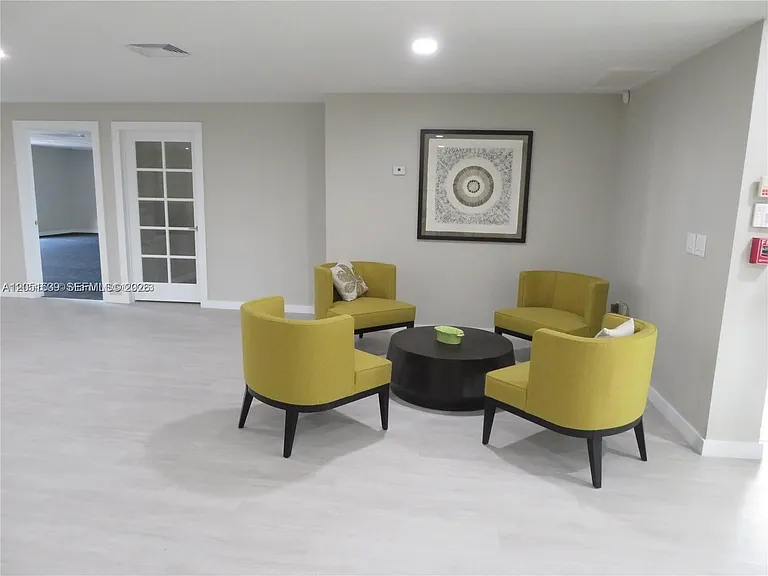 8025 SW 107th Ave #202 — Photo 36