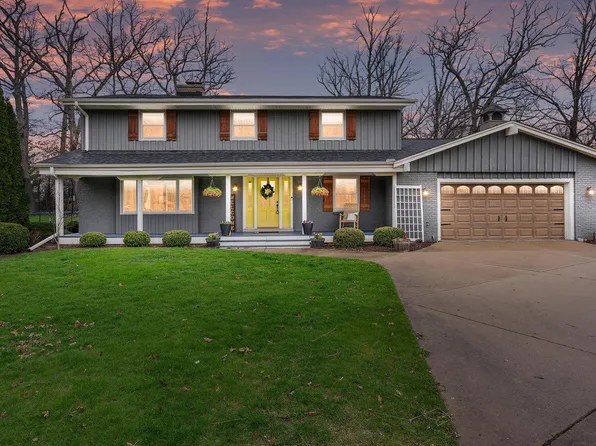 1921 Crestwood DRIVE, Caledonia, WI 53108