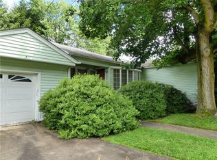 132 4th Ave, Glasgow, WV 25086