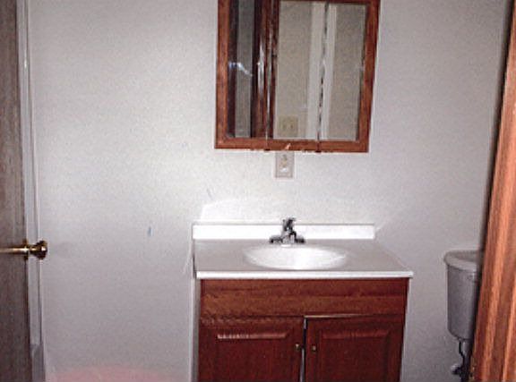 5th image of 684 Scott Dr