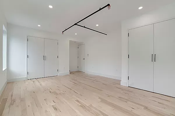 Rented by True Real Estate Group | media 9