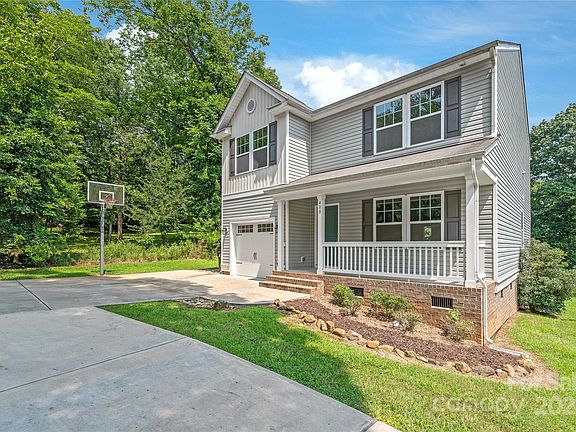 3rd image of 400 Beverly Cir