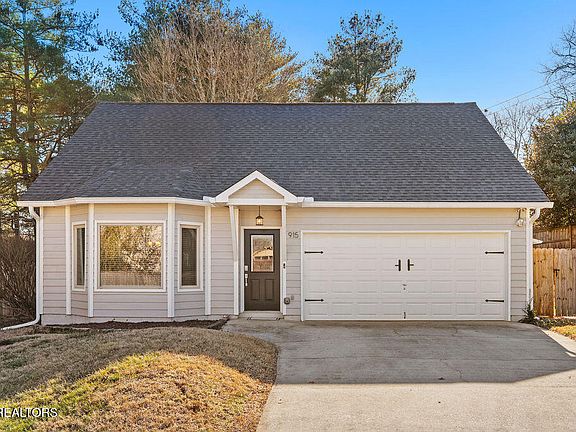 2nd image of 915 Claybrook Ct