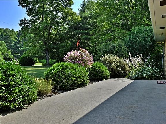 4th image of 4947 Marlane Dr