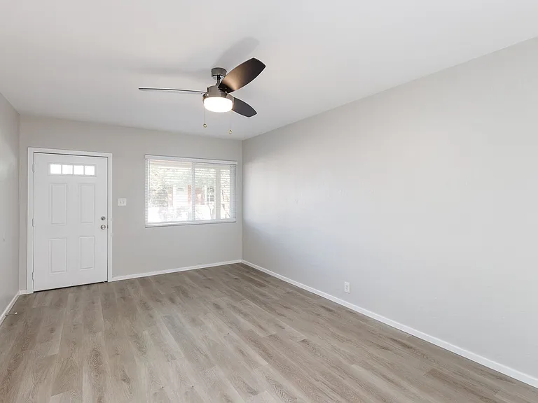 1612 W Mulberry Dr — Photo 9