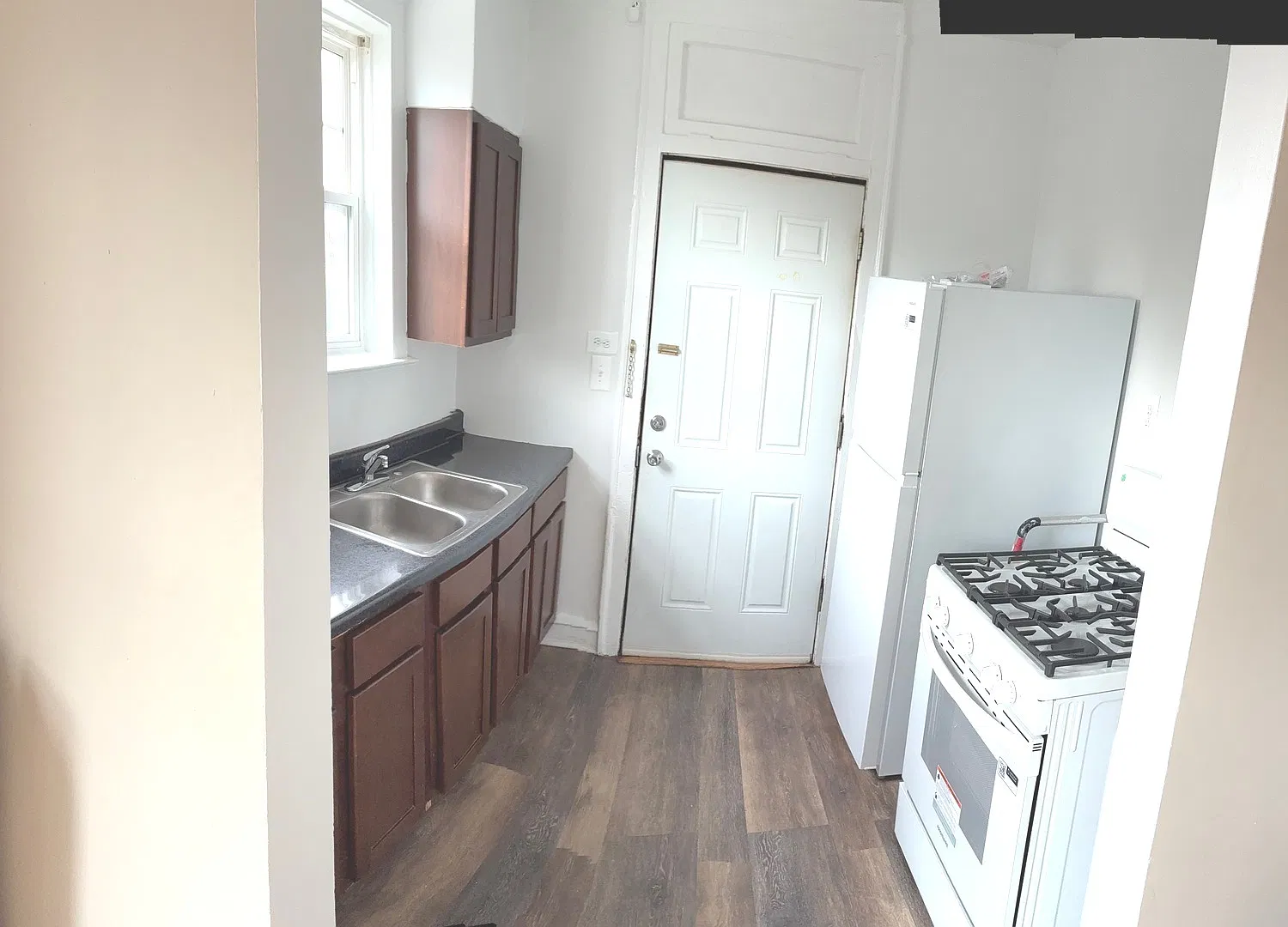 1 bed, 1000 sqft, $1,400 — Photo 4