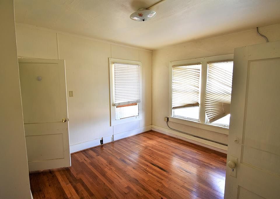 108 E Eagle Pass St, Alpine, TX 79830 Zillow