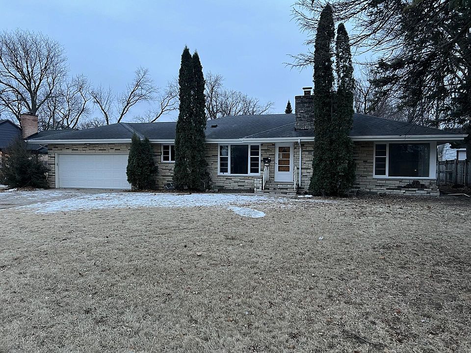 1st image of 1000 Elm Ave E