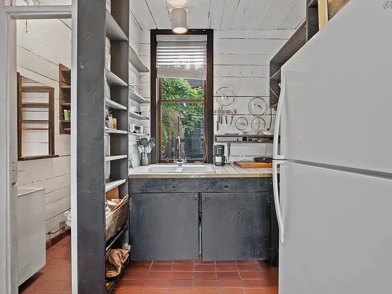 712 Filbert St #R — Photo 9