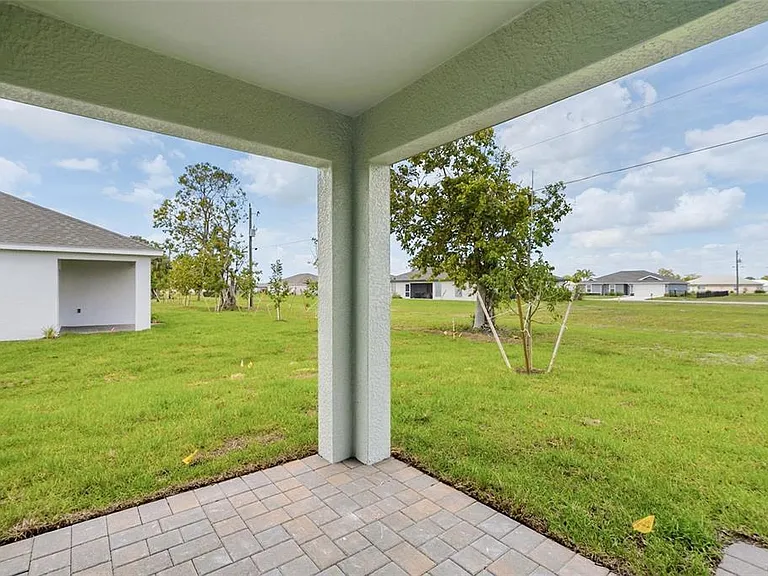 25222 Cadiz Dr — Photo 31