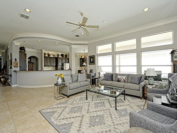 3rd image of 4912 Interlachen Ln