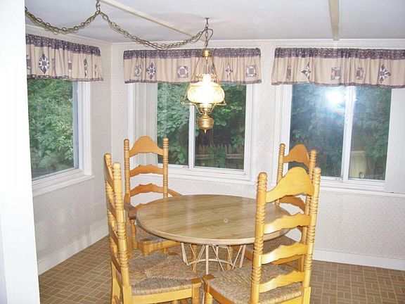 3rd image of 79 Margerie St