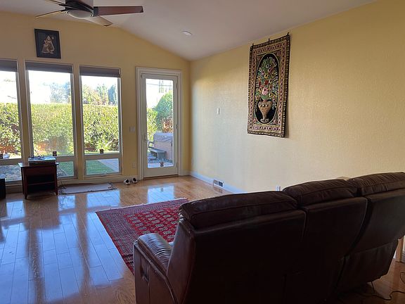 4th image of 1182 Miller Ave