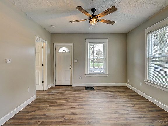 3rd image of 1238 Vanderveer Ave