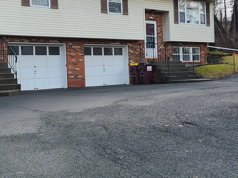 20B Waterford Ave — Photo 1