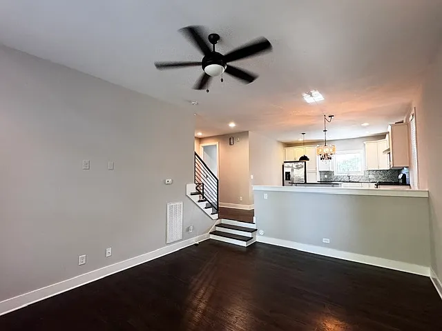 3 bed, 2.5 bath, 1943 sqft, $4,300 — Photo 3