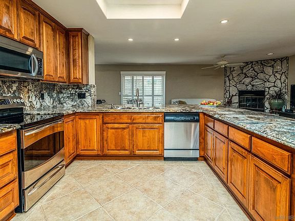4th image of 237 Parkcreek Ct