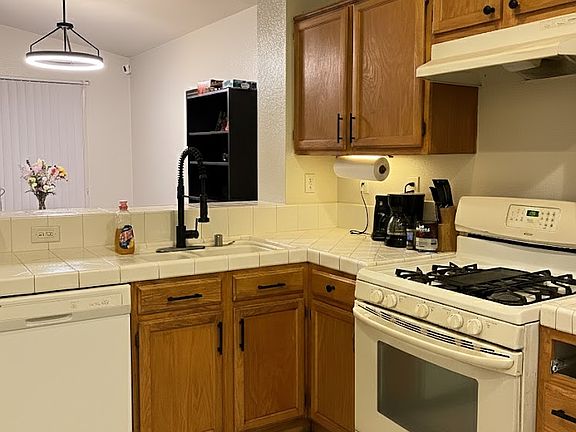 4th image of 5564 W Indianapolis Ave