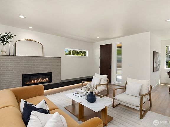 4th image of 4530 NE 55th Street