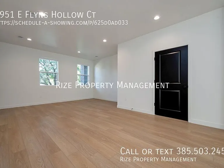 1951 E Flyns Hollow Ct — Photo 10