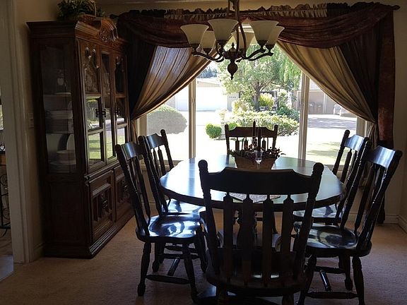 Formal dining room