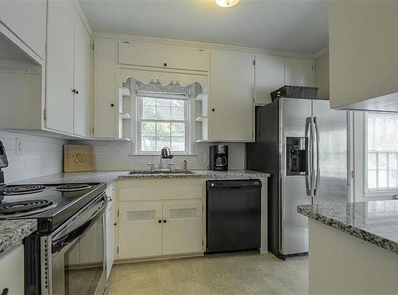 5th image of 5637 Lowell St