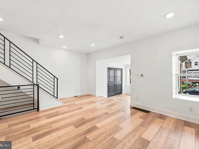 5616 Florence Ave — Photo 12