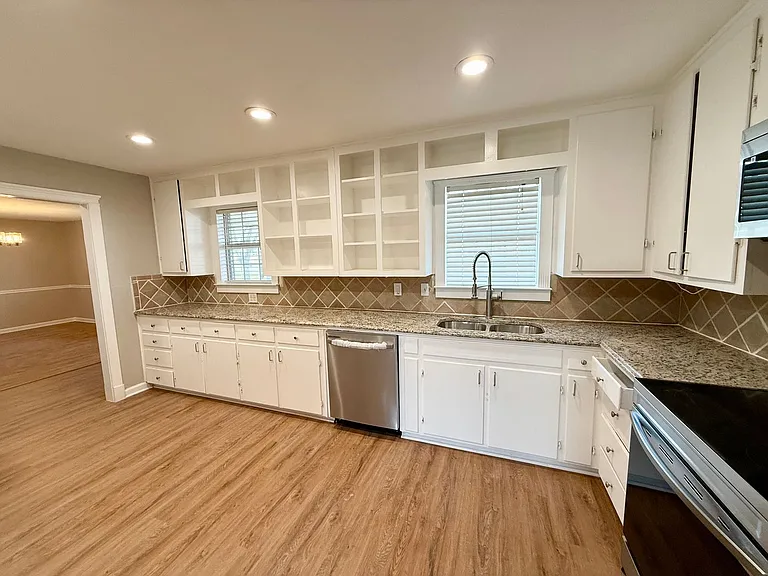 207 Estates Dr — Photo 6