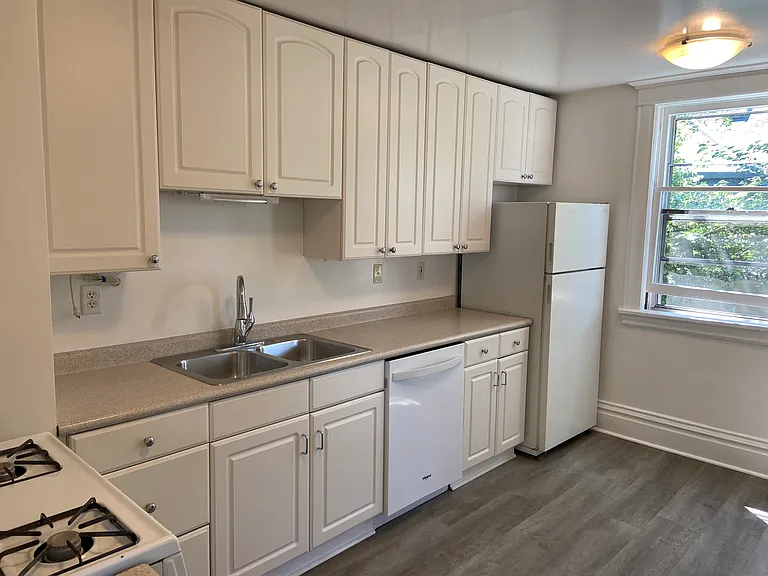 2400 Fremont Ave S #2 — Photo 12