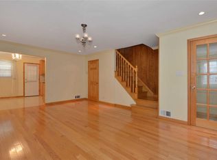 21 Ritchie Dr, Yonkers, NY 10705