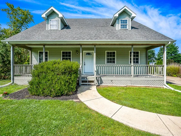 1412 Dean St, Danville, IL 61832