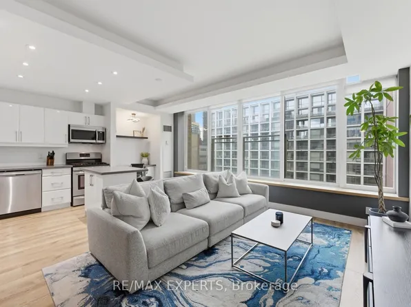 50 Camden St #707, Toronto, ON M5V 3N1