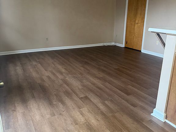 3rd image of 813 Roanoke Blvd #805