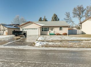 1600 Portland Dr, Bismarck, ND 58504