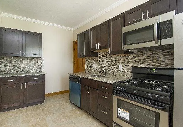 Walnut Ave — Photo 1