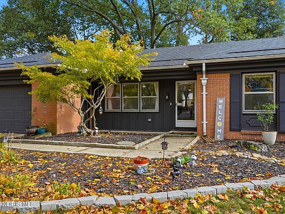 3rd image of 519 Knollwood Dr