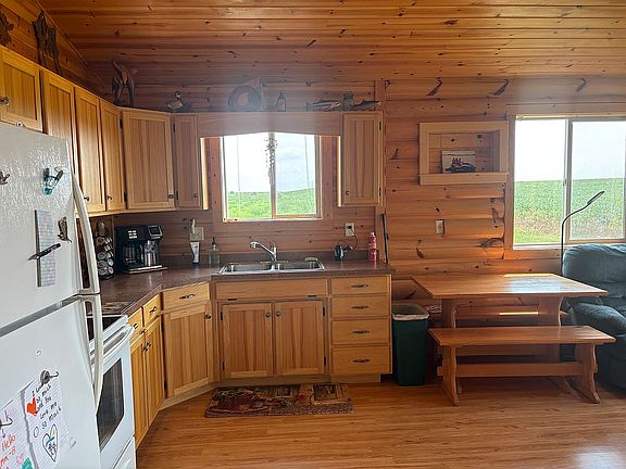 5th image of 4281 Lakeshore Dr