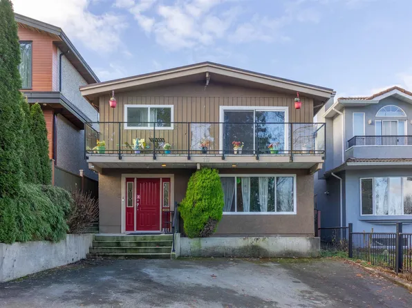 111 Fell Ave N, Burnaby, BC V5B 1L3