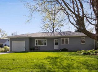 805 5th St, Kalona, IA 52247