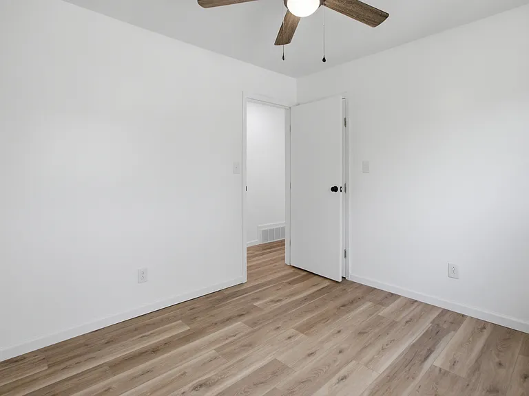 1308 Perry Ave — Photo 7