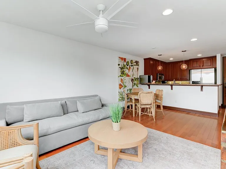 935 Genter St #212 — Photo 7