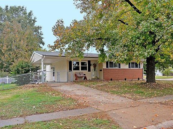 2nd image of 1545 Orangedale Ln