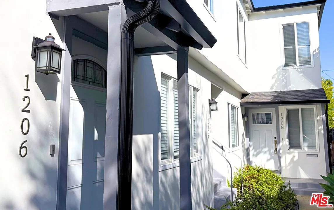 1206 S Cochran Ave — Photo 1
