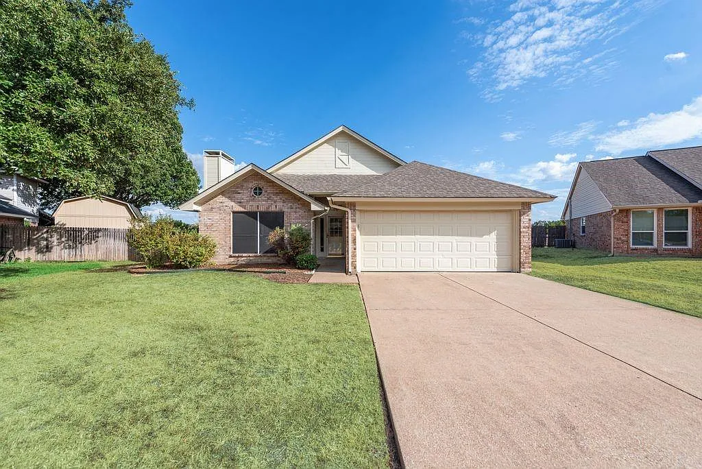 3 bed, 2.0 bath, 1484 sqft, $1,950 — Photo 1