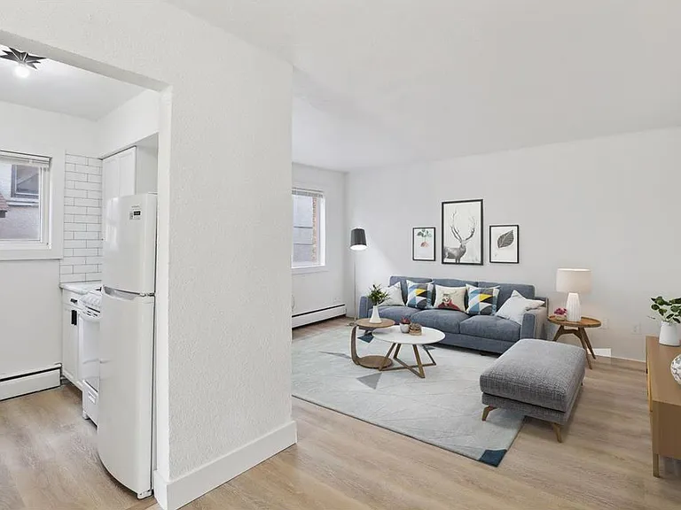 2700 Garfield Ave S #101 — Photo 6