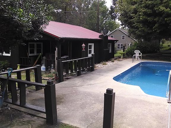 2nd image of 1830 Old Clarksville Park