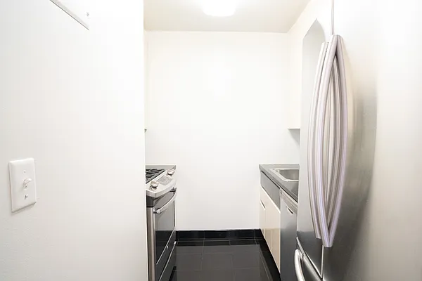 Rented by Douglas Elliman | media 22